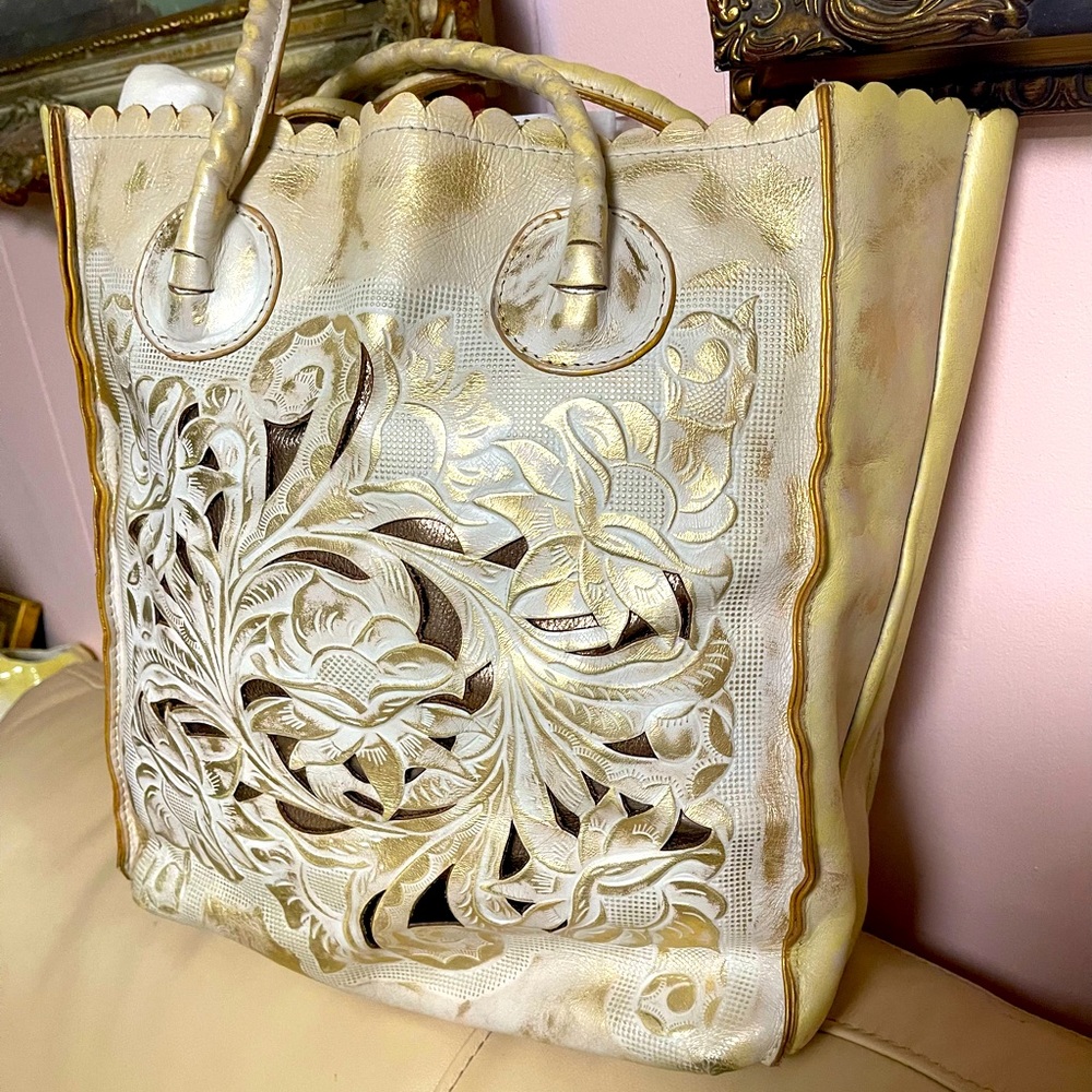 Patricia Nash extra large genuine leather shopper bag beige gold very good.